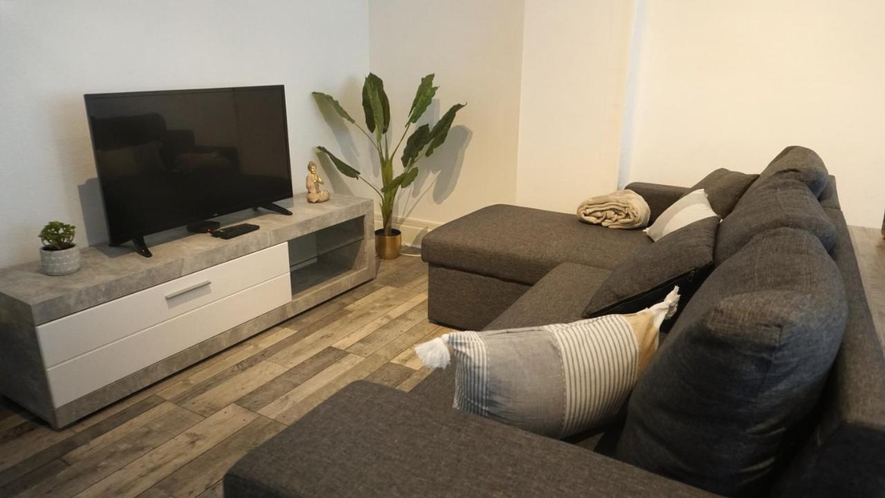 Logement Spacieux - Face A La Gare Et Centre-Ville Épinal Eksteriør billede